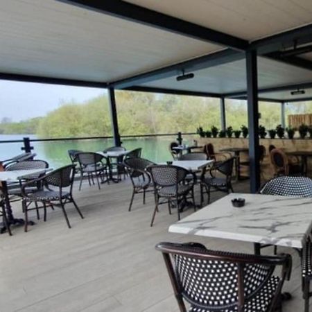 Tranquil 6 Berth Luxury Holiday Home Chichester Exteriér fotografie